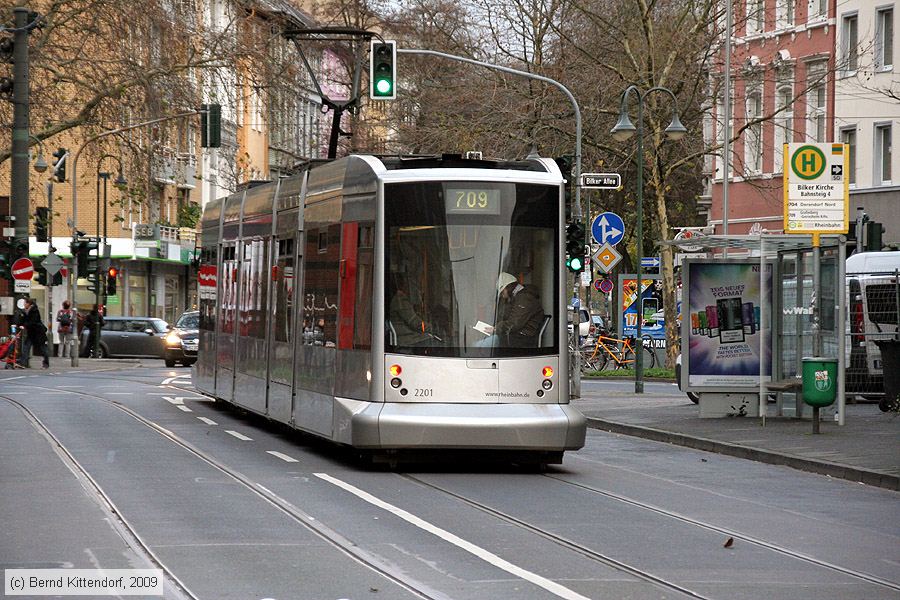 Düsseldorf - Straßenbahn - 2201
/ Bild: duesseldorf2201_bk0911260320.jpg