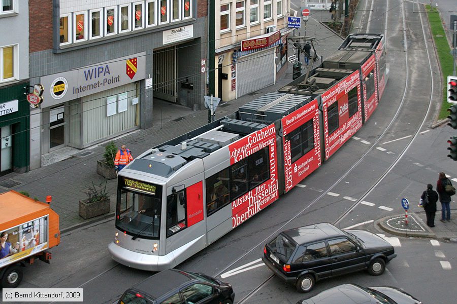 Düsseldorf - Straßenbahn - 2213
/ Bild: duesseldorf2213_bk0911240005.jpg Düsseldorf - Straßenbahn - 2213
/ Bild: duesseldorf2213_bk0911240005.jpg