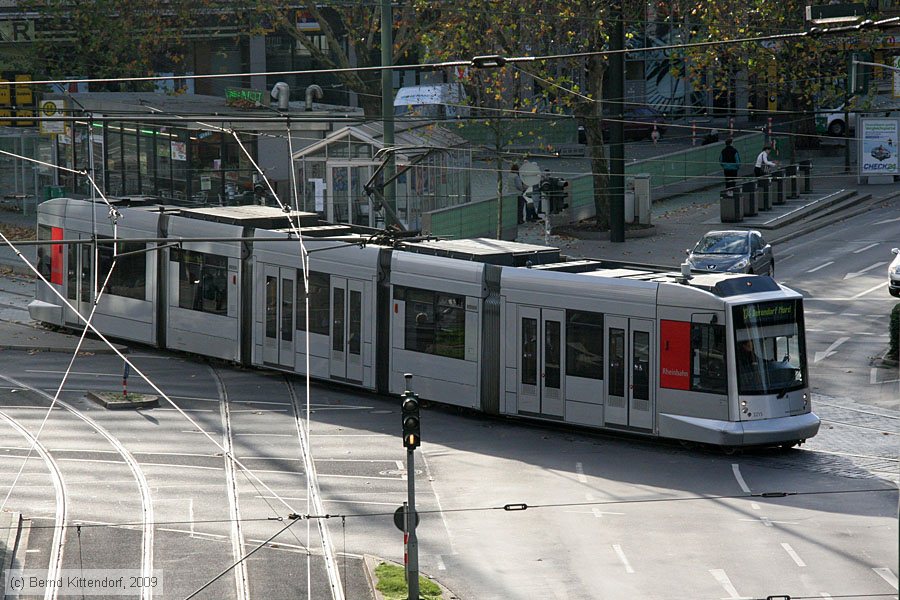 Düsseldorf - Straßenbahn - 2215
/ Bild: duesseldorf2215_bk0911220060.jpg