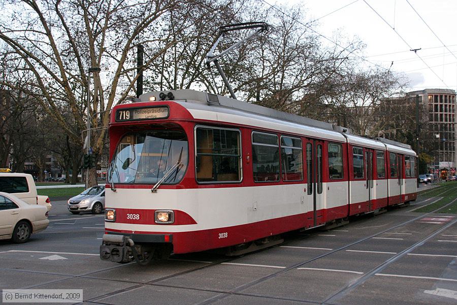 Düsseldorf - Straßenbahn - 3038
/ Bild: duesseldorf3038_bk0911260382.jpg