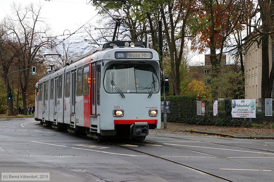 D&uuml;sseldorf - Stadtbahn - 3203
/ Bild: duesseldorf3203_bk1911270152.jpg