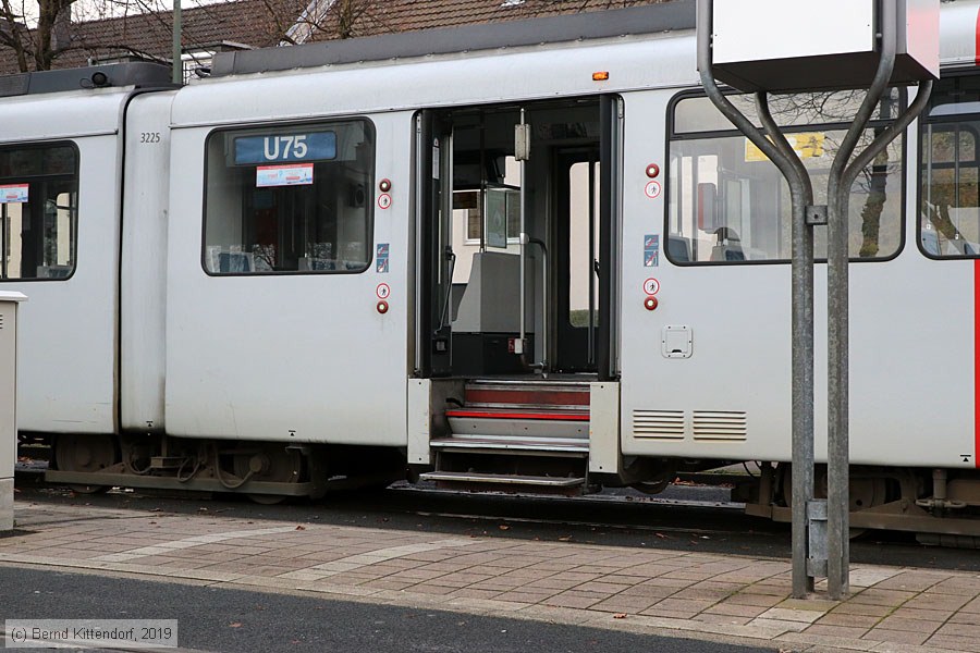 D&uuml;sseldorf - Stadtbahn - 3225
/ Bild: duesseldorf3225_bk1911270180.jpg