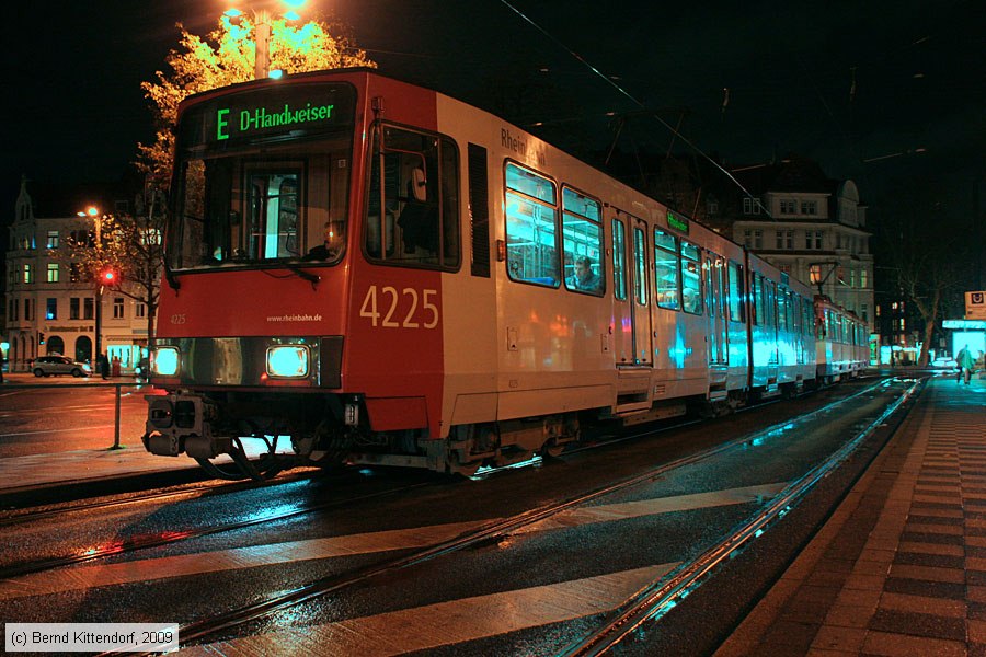 Düsseldorf - Stadtbahn - 4225
/ Bild: duesseldorf4225_bk0911250235.jpg