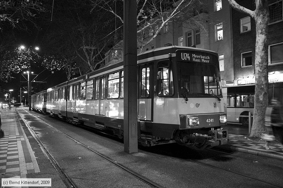 Düsseldorf - Stadtbahn - 4241
/ Bild: duesseldorf4241_bk0911250224.jpg Düsseldorf - Stadtbahn - 4241
/ Bild: duesseldorf4241_bk0911250224.jpg