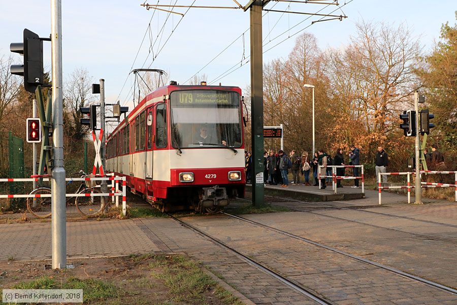 Düsseldorf - Stadtbahn - 4279
/ Bild: duesseldorf4279_bk1801300136.jpg Düsseldorf - Stadtbahn - 4279
/ Bild: duesseldorf4279_bk1801300136.jpg