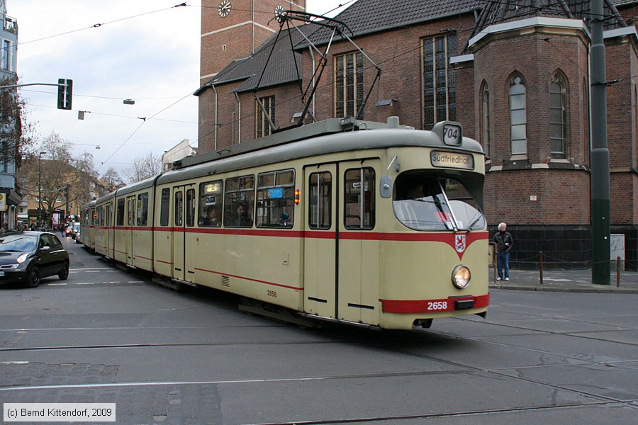 Düsseldorf - Straßenbahn - 2658
/ Bild: duesseldorf2658_bk0911260330.jpg