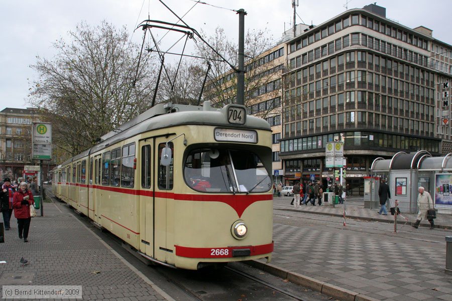 D&uuml;sseldorf - Stra&szlig;enbahn - 2668
/ Bild: duesseldorf2668_bk0911240024.jpg