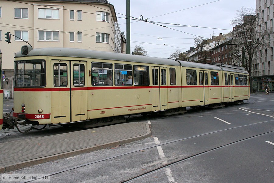 D&uuml;sseldorf - Stra&szlig;enbahn - 2668
/ Bild: duesseldorf2668_bk0911240028.jpg