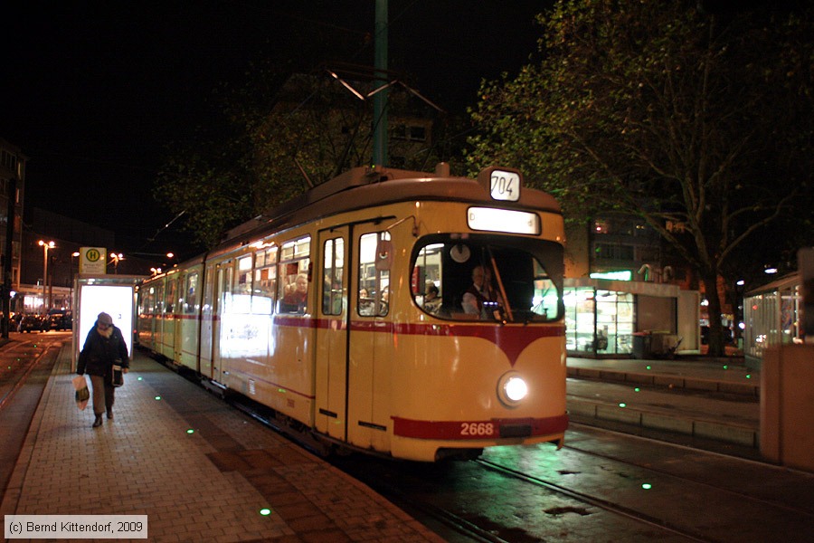 D&uuml;sseldorf - Stra&szlig;enbahn - 2668
/ Bild: duesseldorf2668_bk0911240333.jpg