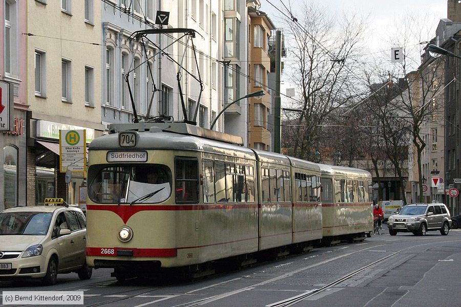 D&uuml;sseldorf - Stra&szlig;enbahn - 2668
/ Bild: duesseldorf2668_bk0911260341.jpg