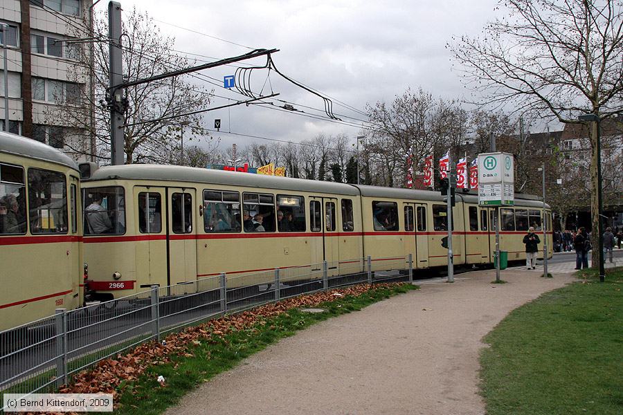 Düsseldorf - Straßenbahn - 2966
/ Bild: duesseldorf2966_bk0911260180.jpg Düsseldorf - Straßenbahn - 2966
/ Bild: duesseldorf2966_bk0911260180.jpg