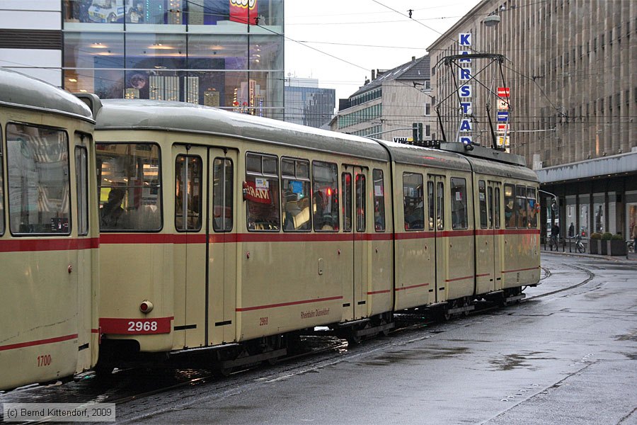Düsseldorf - Straßenbahn - 2968
/ Bild: duesseldorf2968_bk0911230187.jpg Düsseldorf - Straßenbahn - 2968
/ Bild: duesseldorf2968_bk0911230187.jpg
