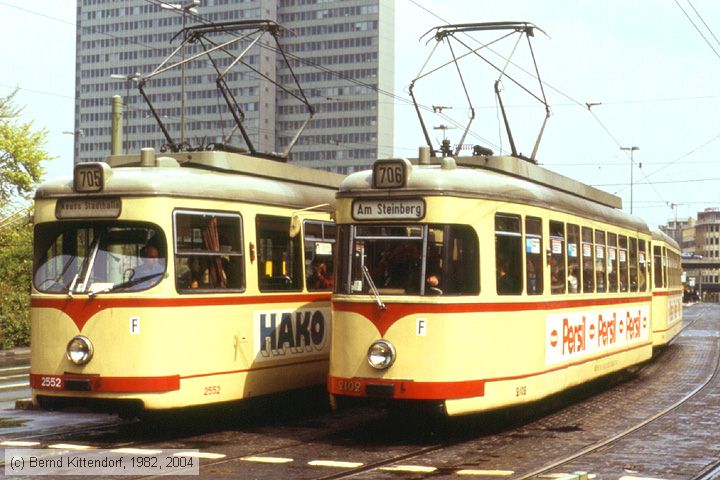 Düsseldorf - Straßenbahn - 2552 und 2102
/ Bild: duesseldorf2102_ds051322.jpg