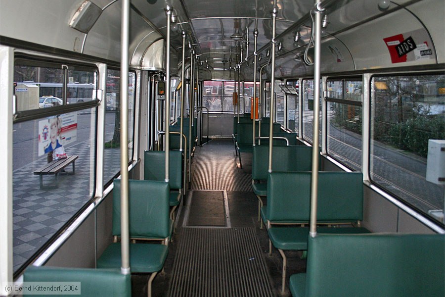 Düsseldorf - Straßenbahn - 1647 - Innenansicht
/ Bild: duesseldorf1647_e0002665.jpg