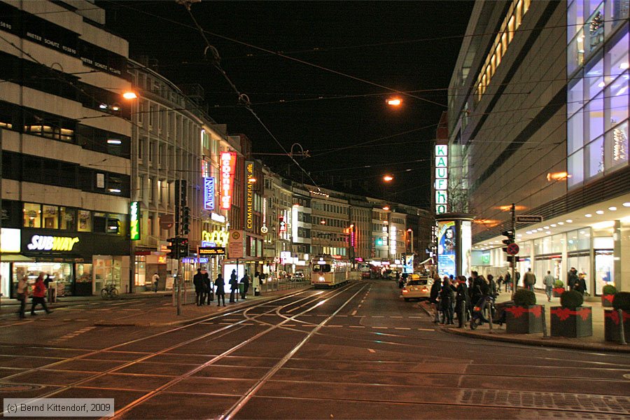 Düsseldorf - Straßenbahn - Anlagen
/ Bild: duesseldorfanlagen_bk0911240356.jpg Düsseldorf - Straßenbahn - Anlagen
/ Bild: duesseldorfanlagen_bk0911240356.jpg