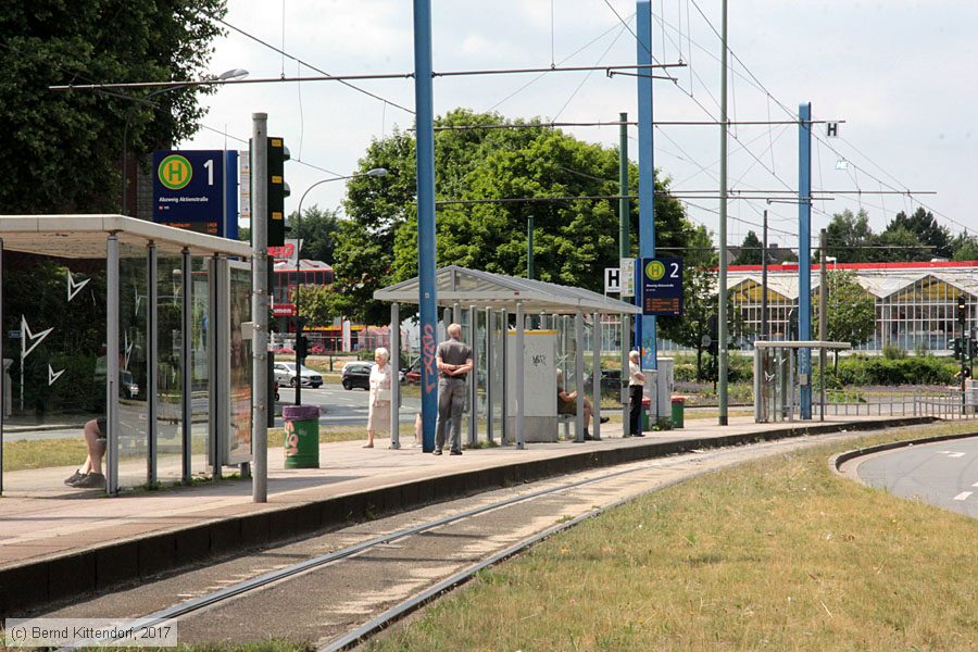 Straßenbahn Essen - Anlagen
/ Bild: essenanlagen_bk1706180071.jpg Straßenbahn Essen - Anlagen
/ Bild: essenanlagen_bk1706180071.jpg