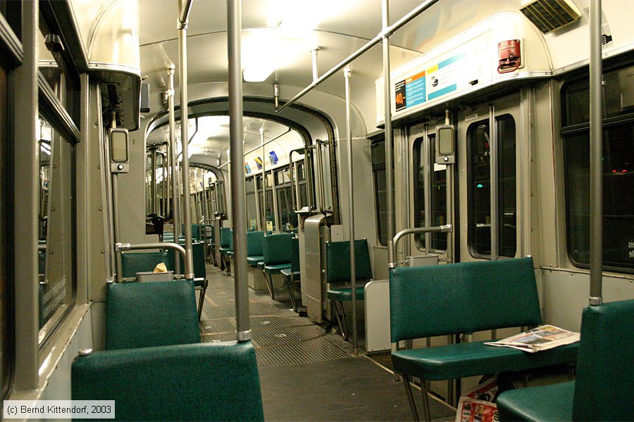 Straßenbahn Frankfurt (Main) - 903 - Innenansicht
/ Bild: frankfurtmain903_e0000593.jpg Straßenbahn Frankfurt (Main) - 903 - Innenansicht
/ Bild: frankfurtmain903_e0000593.jpg