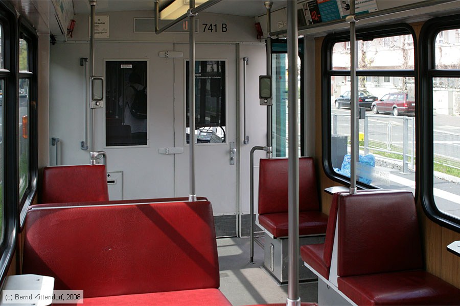 U-Bahn Frankfurt (Main) - 741 - Innenansicht
/ Bild: frankfurtmain741_bk0805020311.jpg