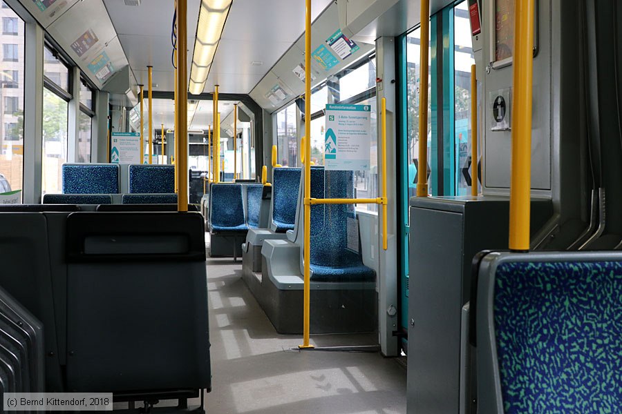 Straßenbahn Frankfurt (Main) - 013 - Innenansicht
/ Bild: frankfurtmain013_bk1807110046.jpg