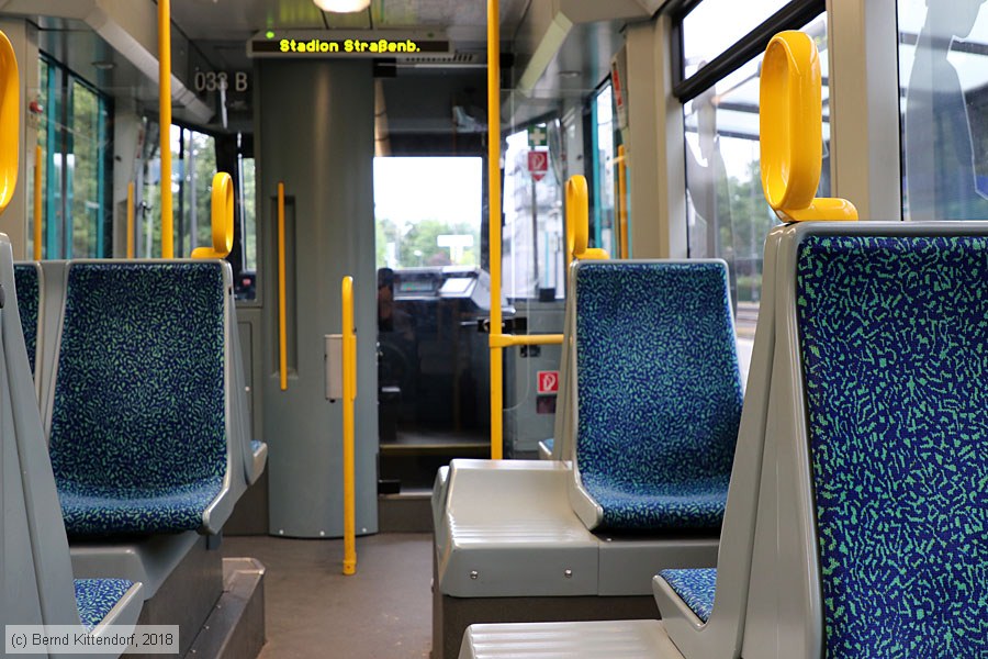 Straßenbahn Frankfurt (Main) - 033 - Innenansicht
/ Bild: frankfurtmain033_bk1806180160.jpg