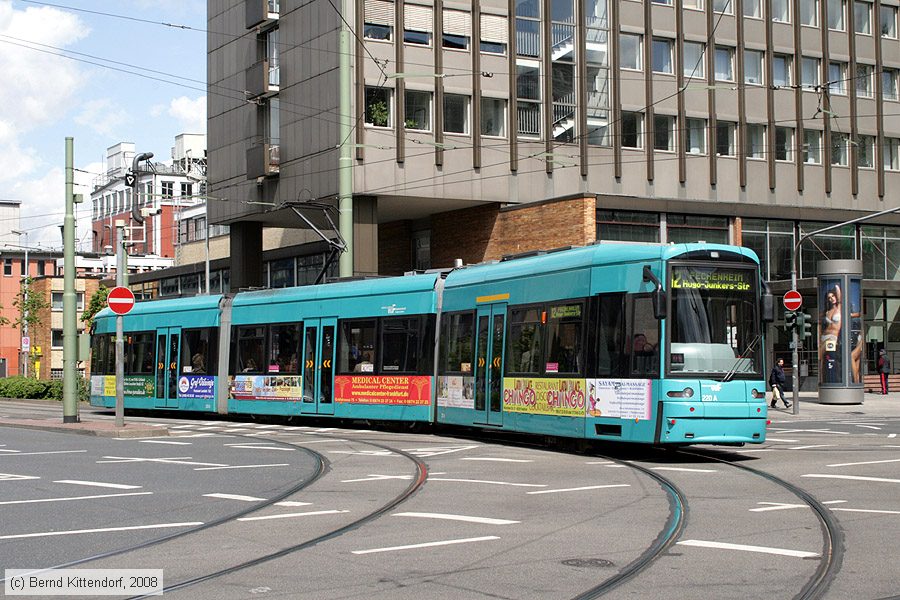 Straßenbahn Frankfurt (Main) - 220
/ Bild: frankfurtmain220_bk0805020221.jpg