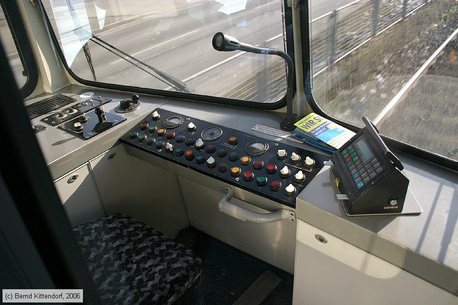 U-Bahn Frankfurt (Main) - 341 - Innenansicht
/ Bild: frankfurtmain341_e0026152.jpg