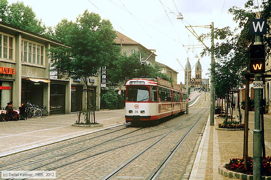 Straßenbahn Freiburg im Breisgau - 210
/ Bild: freiburg210_dk057113.jpg