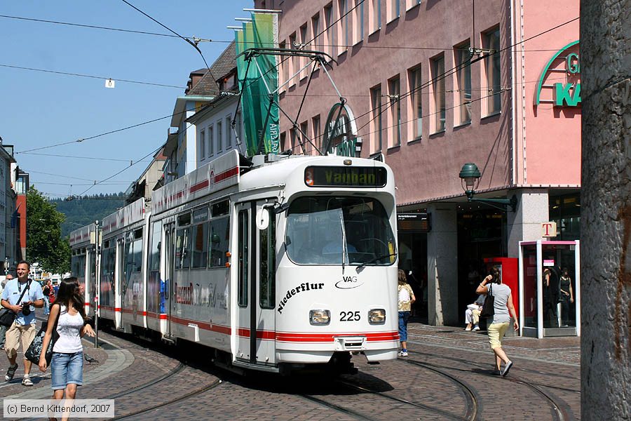 Straßenbahn Freiburg im Breisgau - 225
/ Bild: freiburg225_bk0708060118.jpg