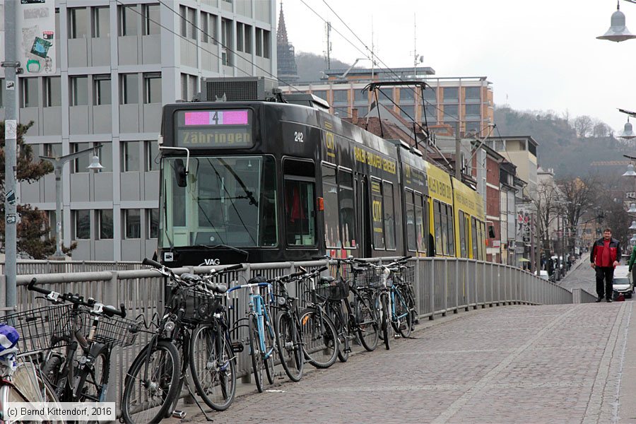 Straßenbahn Freiburg im Breisgau - 242
/ Bild: freiburg242_bk1603230072.jpg