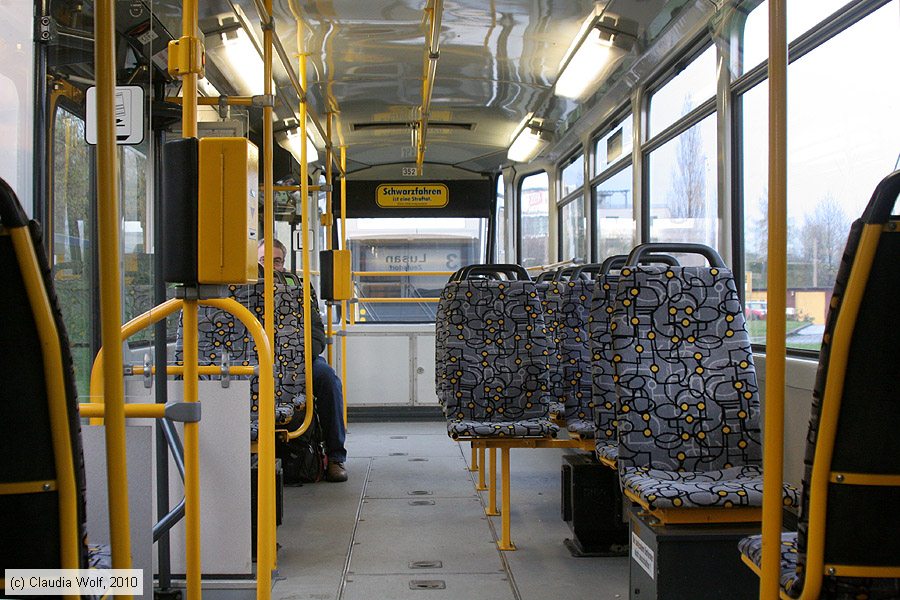 Straßenbahn Gera - 352 - Innenansicht
/ Bild: gera352_cw1004120204.jpg