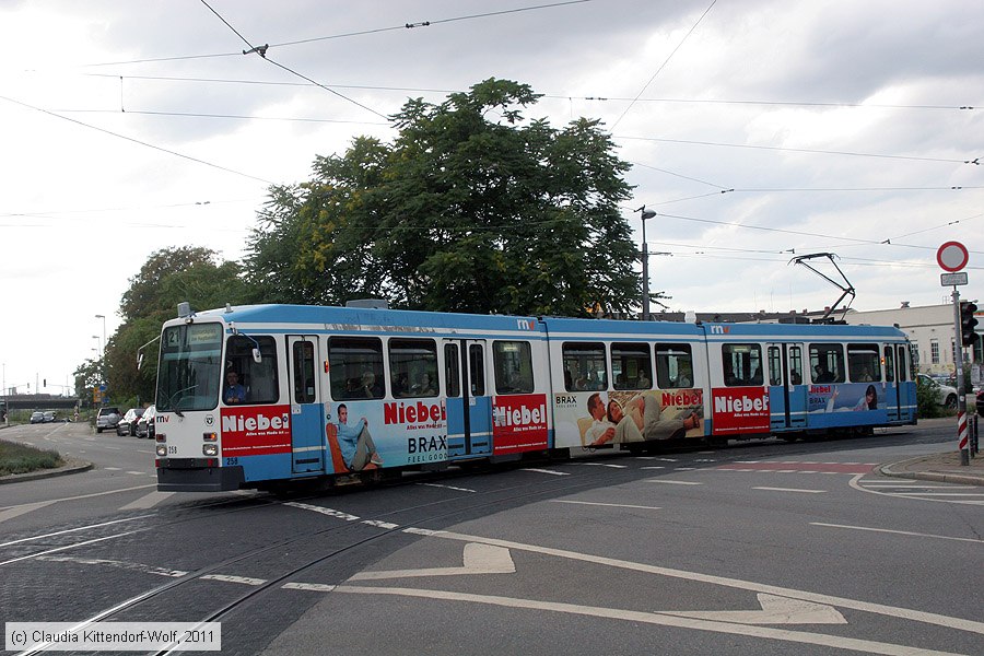 Straßenbahn Heidelberg - 258
/ Bild: hsb258_cw1107060266.jpg