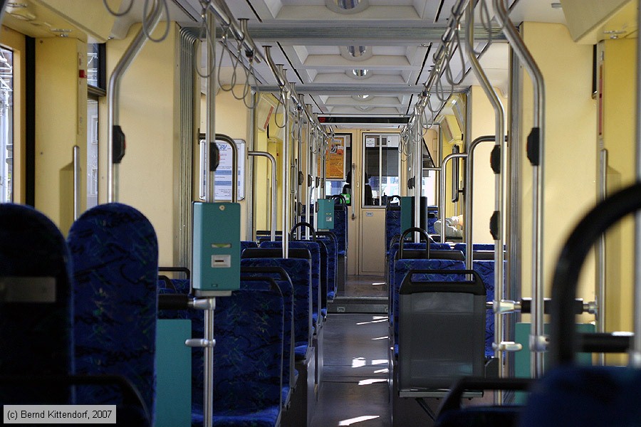 Straßenbahn Heidelberg - 279 - Innenansicht
/ Bild: hsb279_bk0704080037.jpg