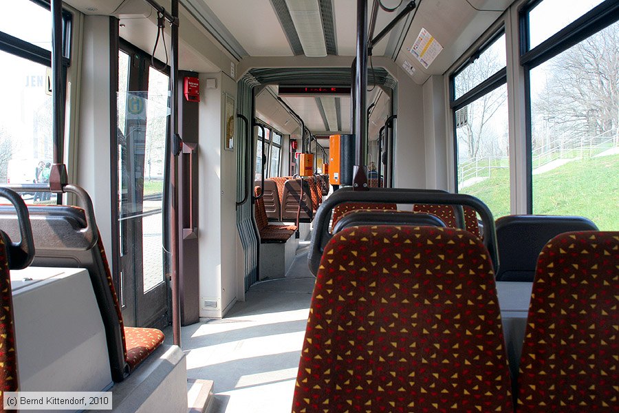 Straßenbahn Jena - 615 - Innenansicht
/ Bild: jena615_bk1004130099.jpg