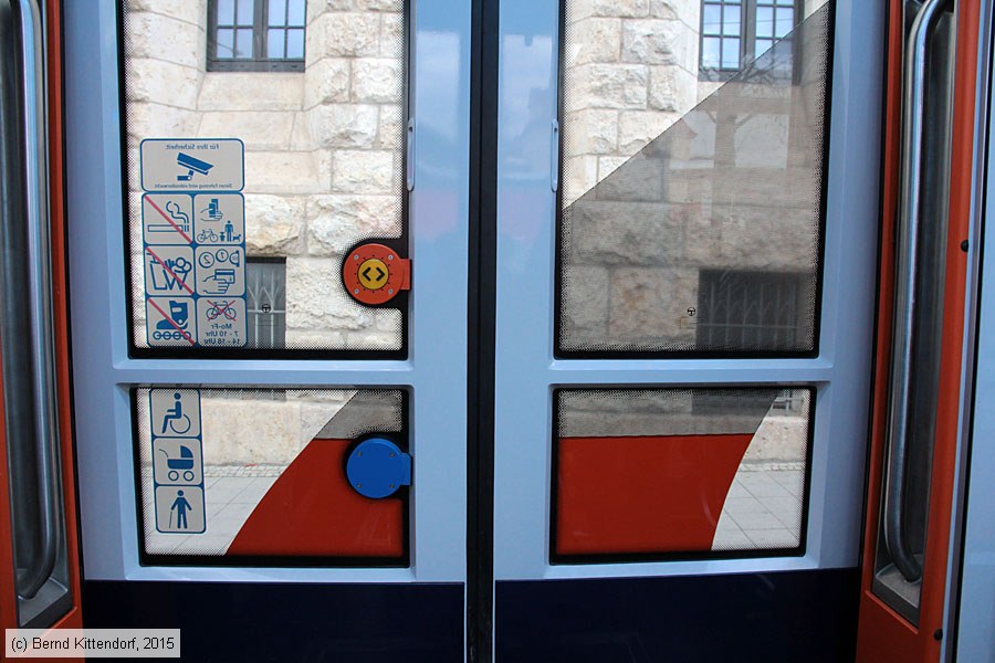 Straßenbahn Jena - 705 - Innenansicht
/ Bild: jena705_bk1511120162.jpg