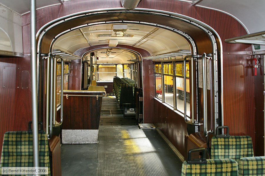 Stra&szlig;enbahn Karlsruhe - 104 - Innenansicht
/ Bild: karlsruhe104_bk0805250156.jpg