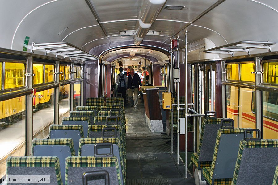 Stra&szlig;enbahn Karlsruhe - 104 - Innenansicht
/ Bild: karlsruhe104_bk0805250159.jpg