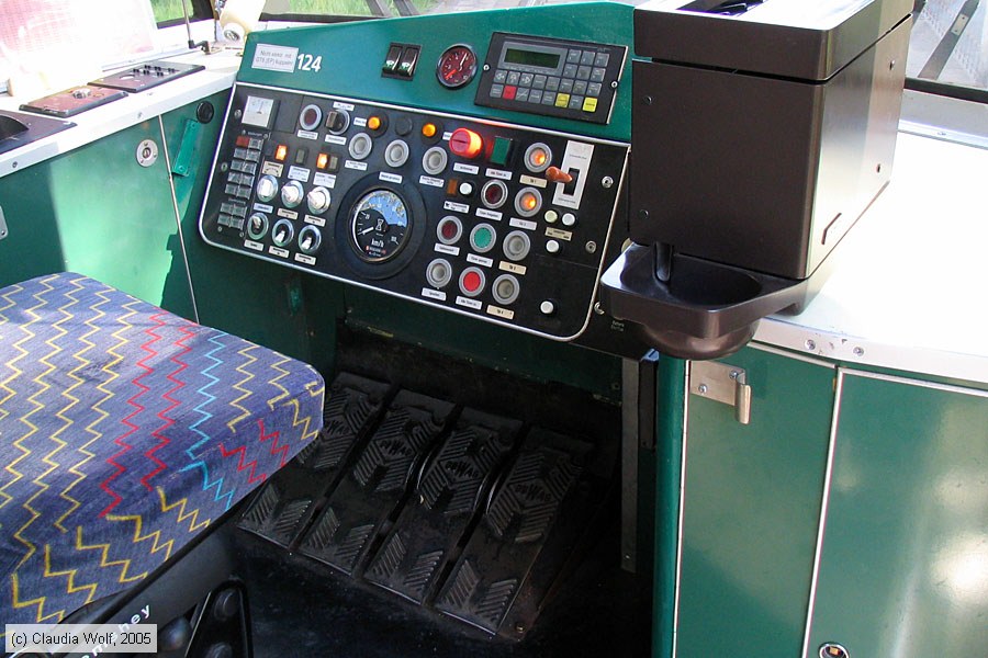 Straßenbahn Karlsruhe - 124 - Innenansicht
/ Bild: karlsruhe124_cw011346.jpg Straßenbahn Karlsruhe - 124 - Innenansicht
/ Bild: karlsruhe124_cw011346.jpg