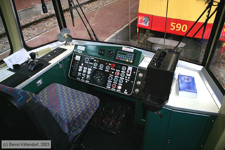 Straßenbahn Karlsruhe - 125 - Innenansicht
/ Bild: karlsruhe125_e0000690.jpg Straßenbahn Karlsruhe - 125 - Innenansicht
/ Bild: karlsruhe125_e0000690.jpg