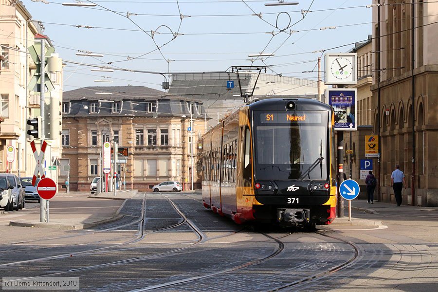 Stra&szlig;enbahn Karlsruhe - 371
/ Bild: karlsruhe371_bk1810170044.jpg