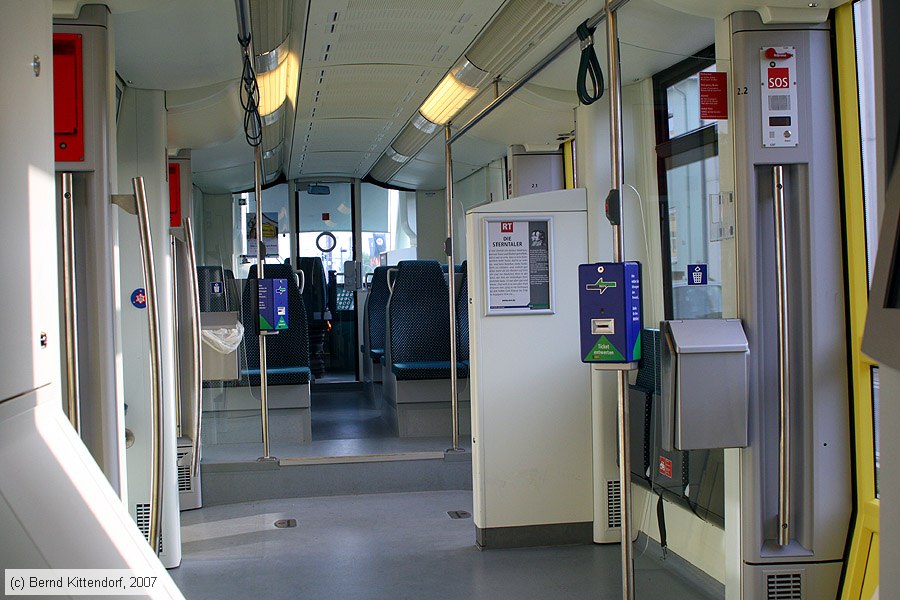 RegioTram Kassel - 711 - Innenansicht 
/ Bild: kassel711_bk0710280161.jpg
