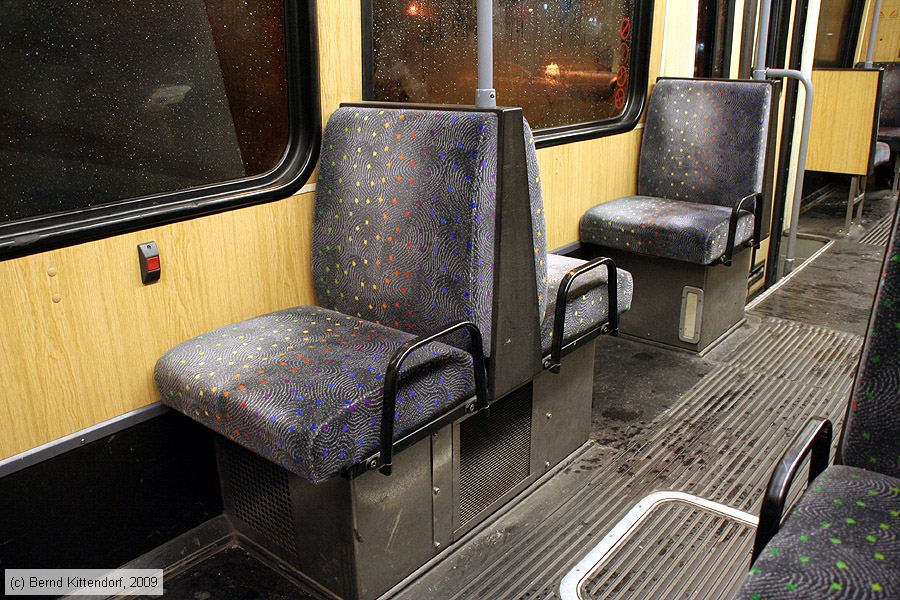 Straßenbahn Krefeld - 832 - Innenansicht
/ Bild: krefeld832_bk0911250189.jpg