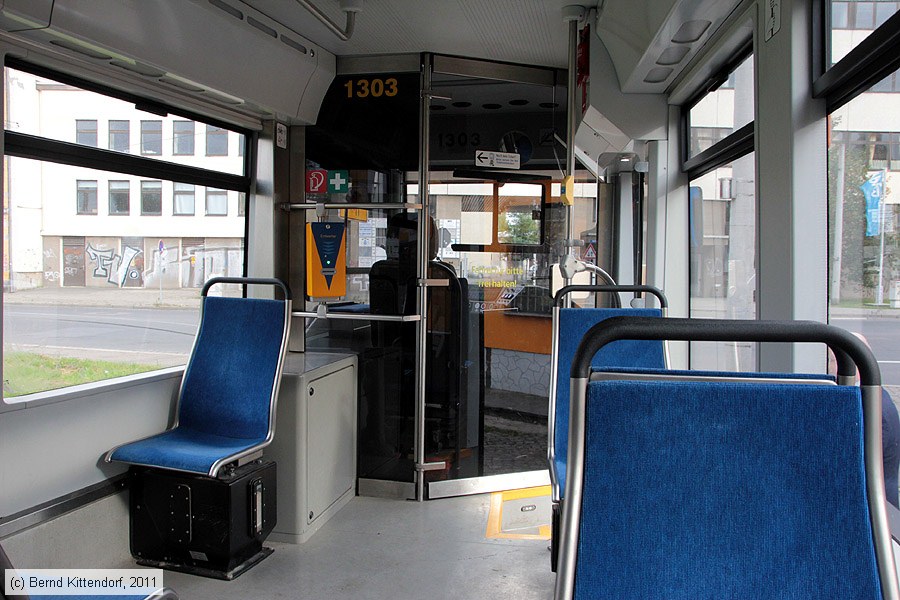 Straßenbahn Leipzig - 1303 - Innenansicht
/ Bild: leipzig1303_bk1110050416.jpg