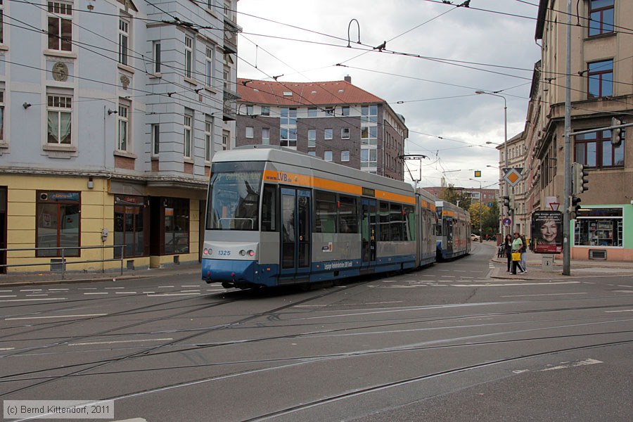 Straßenbahn Leipzig - 1325
/ Bild: leipzig1325_bk1110060103.jpg Straßenbahn Leipzig - 1325
/ Bild: leipzig1325_bk1110060103.jpg