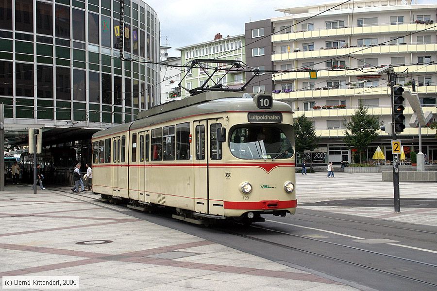 Straßenbahn Ludwigshafen - 123
/ Bild: vbl123_e0023022.jpg