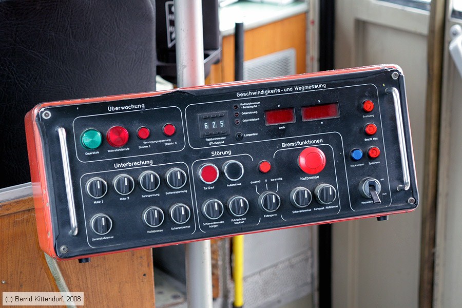 Straßenbahn Ludwigshafen - 152 - Innenansicht
/ Bild: vbl152_bk0803160158.jpg