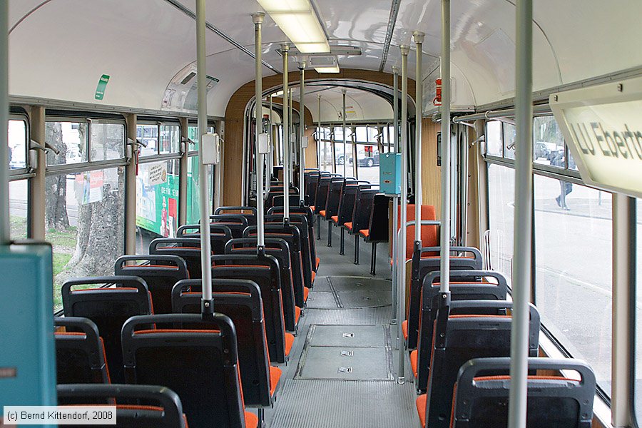 Stra&szlig;enbahn Ludwigshafen - 153 - Innenansicht 
/ Bild: vbl153_bk0803160277.jpg