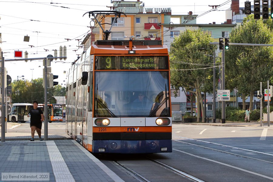 Straßenbahn Ludwigshafen - 2201
/ Bild: rnv2201_bk2007270011.jpg Straßenbahn Ludwigshafen - 2201
/ Bild: rnv2201_bk2007270011.jpg