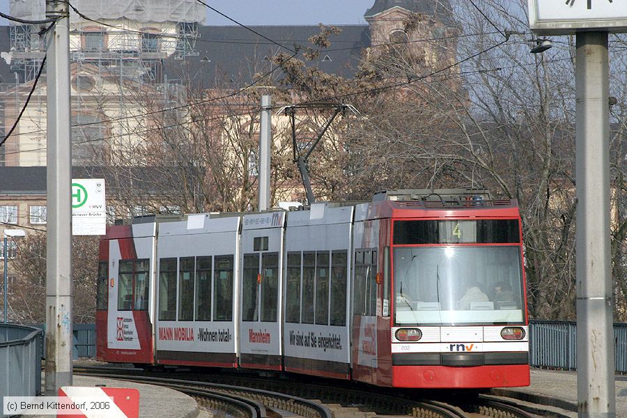 Straßenbahn Ludwigshafen - 202
/ Bild: vbl202_e0025845.jpg Straßenbahn Ludwigshafen - 202
/ Bild: vbl202_e0025845.jpg