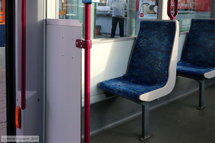 Straßenbahn Ludwigshafen - 2205 - Innenansicht
/ Bild: rnv2205_bk1902190006.jpg