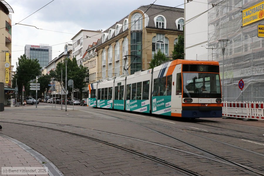 Straßenbahn Ludwigshafen - 2205
/ Bild: rnv2205_bk2506020044.jpg Straßenbahn Ludwigshafen - 2205
/ Bild: rnv2205_bk2506020044.jpg
